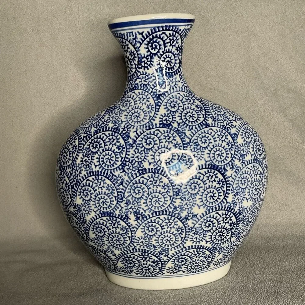 Vintage Chinoiserie Bud Flower Vase - Cobalt Blue‎ & White, Ivy Pattern 12